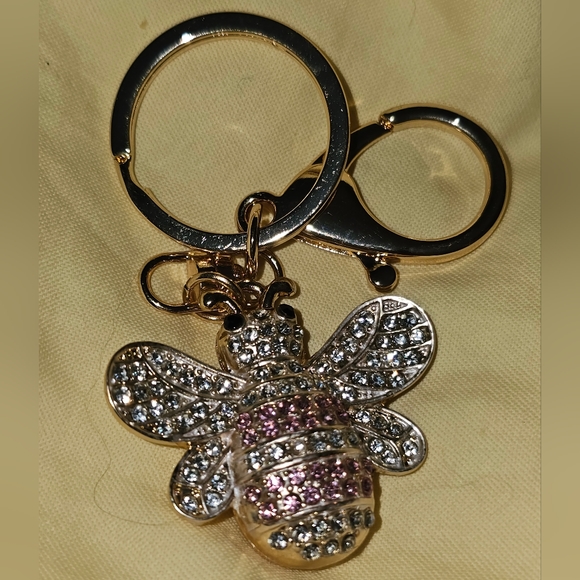 🐝 Bee Keychain, Pink & White Crystals, Rose Gold Plating, NWT - Picture 3 of 4